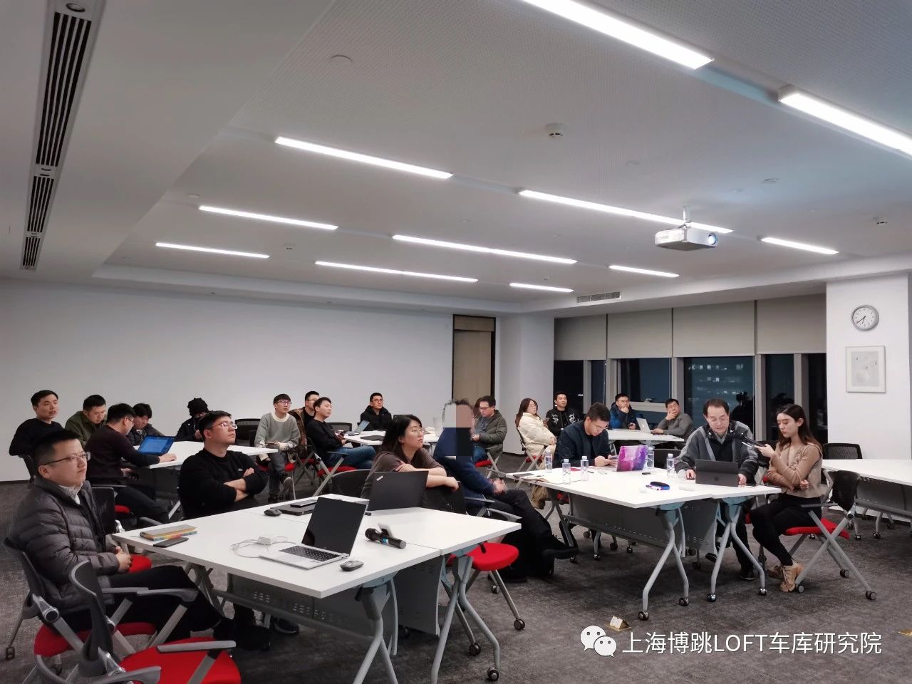 九龙坡杭州LOFT车库专题会