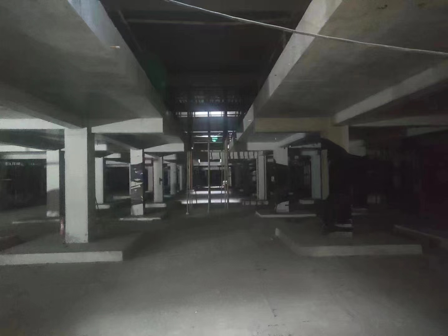 九龙坡山东又一个上海博普LOFT车库拔地而起